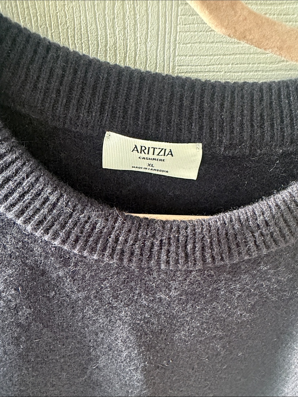 Aritzia cashmere sweater - Picture 6 of 6